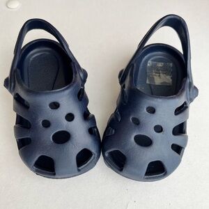 Crown & Ivy Navy Clogs for Baby Size 2 (3-6M)
